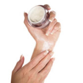 mainile_si_spalatul_sursa_shutterstock