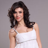 Bebelusa-Delia-Imi-plac-rujurile-in-culori-naturale
