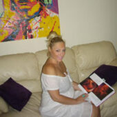 Giulia-Nahmany-isi-incepe-ritualul-saptamanal-cu-peeling-facial-si-masca