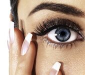 Lacrimi_artificiale_si_ochelari_de_protectie_in_anotimpul_ploios