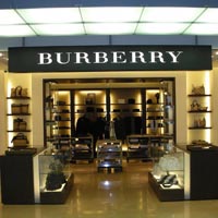 Burberry_Store_Front_View