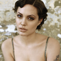 Angelina Jolie: confesiuni despre trecut