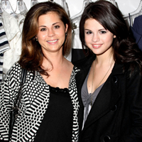 -0a0a0a0aselena_gomez_mamma_mandy_teef