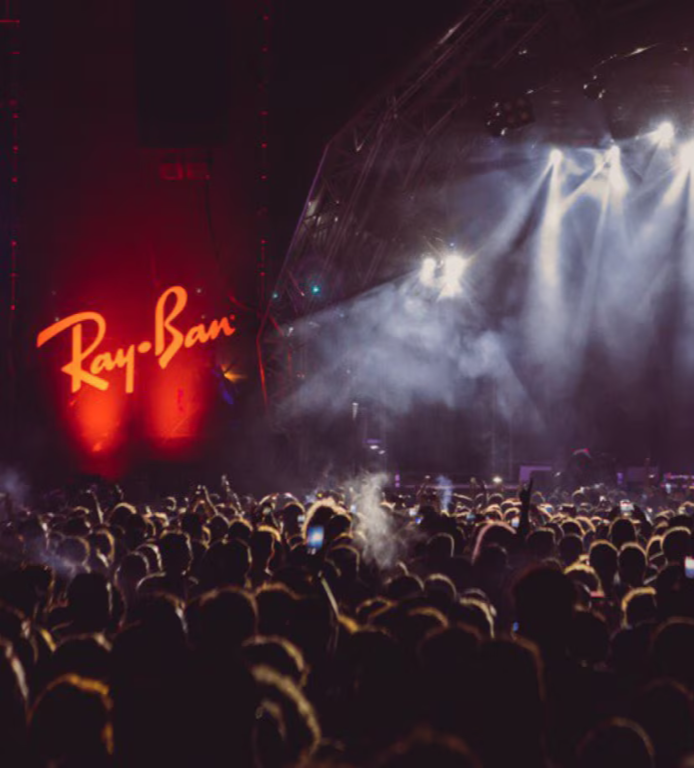 Ray Ban: ochelarii care au facut legatura intre generatii