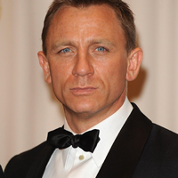 Daniel Craig nu va renunta curand la James Bond