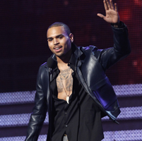 Chris Brown este sigur de faptul ca Rihanna inca il iubeste