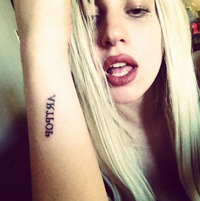 showbiz_gaga_tattoo