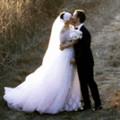 Anne-Hathaway-Ties-The-Knot-With-Adam-Shulman