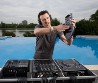 DJ-ul Cristi Stanciu: „In materie de muzica, ascult tot ce se poate asculta si nu dauneaza intelectului”