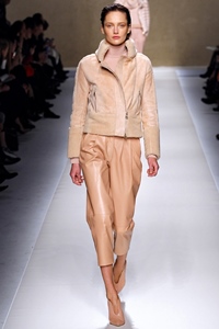 blumarine-rtw-fw2013-runway-01 13063533875