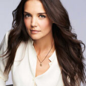Isi lanseaza Katie Holmes propriul sau parfum