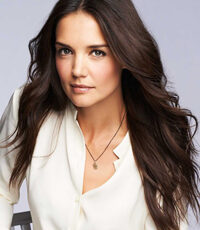 Isi lanseaza Katie Holmes propriul sau parfum