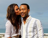John Legend s-a insurat