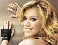 Kelly Clarkson isi doreste sa devina mamica