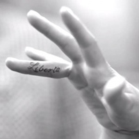 hayden-panettiere-liberta-finger-tattoo-300x300