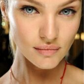 Candice Swanepoel spune ca frumusetea nu e de ajuns pentru a reusi in viata