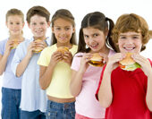 poza consecinte mancare fast food