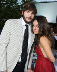 Mila Kunis si Ashton Kutcher, parinti de fetita