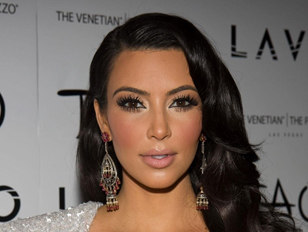 Kim Kardashian in vizor