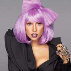 Lady Gaga socheaza din nou