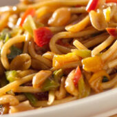 Noodles cu pui… sa gatim chinezeste