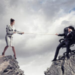 Manipulare feminina versus manipulare masculina in relatii