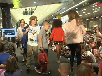 Kids Fashion Show in mall Promenada