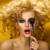 Trucuri rapide de beauty pentru noaptea dintre ani