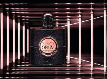 Yves Saint Laurent a lansat pe piata din Romania noul parfum Black Opium