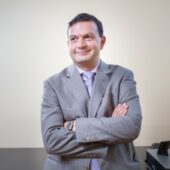 Implanturile mamare, mituri demontate de catre Dr. Cristian Nitescu