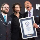 Dwayne „The Rock” Johnson a batut recordul mondial la selfie-uri