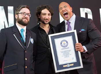 Dwayne „The Rock” Johnson a batut recordul mondial la selfie-uri