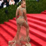 Cele mai cunoscute vedete au dat gres cu tinutele la MET Gala 2015