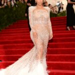 Cele mai cunoscute vedete au dat gres cu tinutele la MET Gala 2015