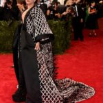 Cele mai cunoscute vedete au dat gres cu tinutele la MET Gala 2015