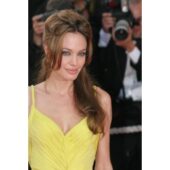 Angelina Jolie a implinit 40 de ani