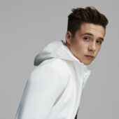 Brooklyn Beckham a pozat pentru coperta unei reviste glossy
