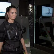 Anca Serea se mentine in forma cu ajutorul tehnicii X-Body EMS