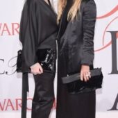 Mary-Kate si Ashley Olsen au triumfat la gala de acordare a premiilor CFDA