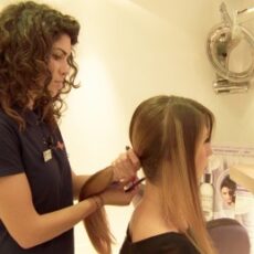 3 stiluri de a-ti prinde parul, la moda in acest sezon