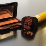 Vrei sa ramai gravida? Atentie la trusa de cosmetice!
