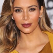 Kim Kardashian − lectii vestimentare pe care sa le urmezi pentru outfiturile tale