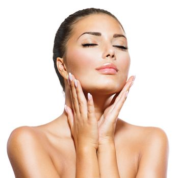 Machiajul de zi pentru un look natural pe timp de vara