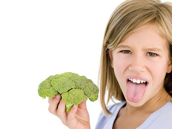 Cum invatam copilul sa manance mai multe legume si greselile facute de parinti in formarea unei alimentatii sanatoase