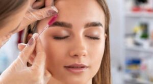 micropigmentarea sprâncenelor