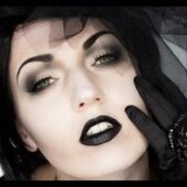 Cat ne costa machiajul pentru petrecerea de Halloween: trucuri pentru un look usor de facut acasa