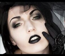 Cat ne costa machiajul pentru petrecerea de Halloween: trucuri pentru un look usor de facut acasa