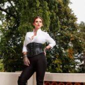 Ellie White a lansat noul clip, „Mintea Mea”