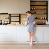 Economisește timp și bani cu aceste trucuri în bucătărie