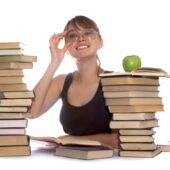 Studiezi noaptea? Iata 9 sfaturi pentru a nu adormi